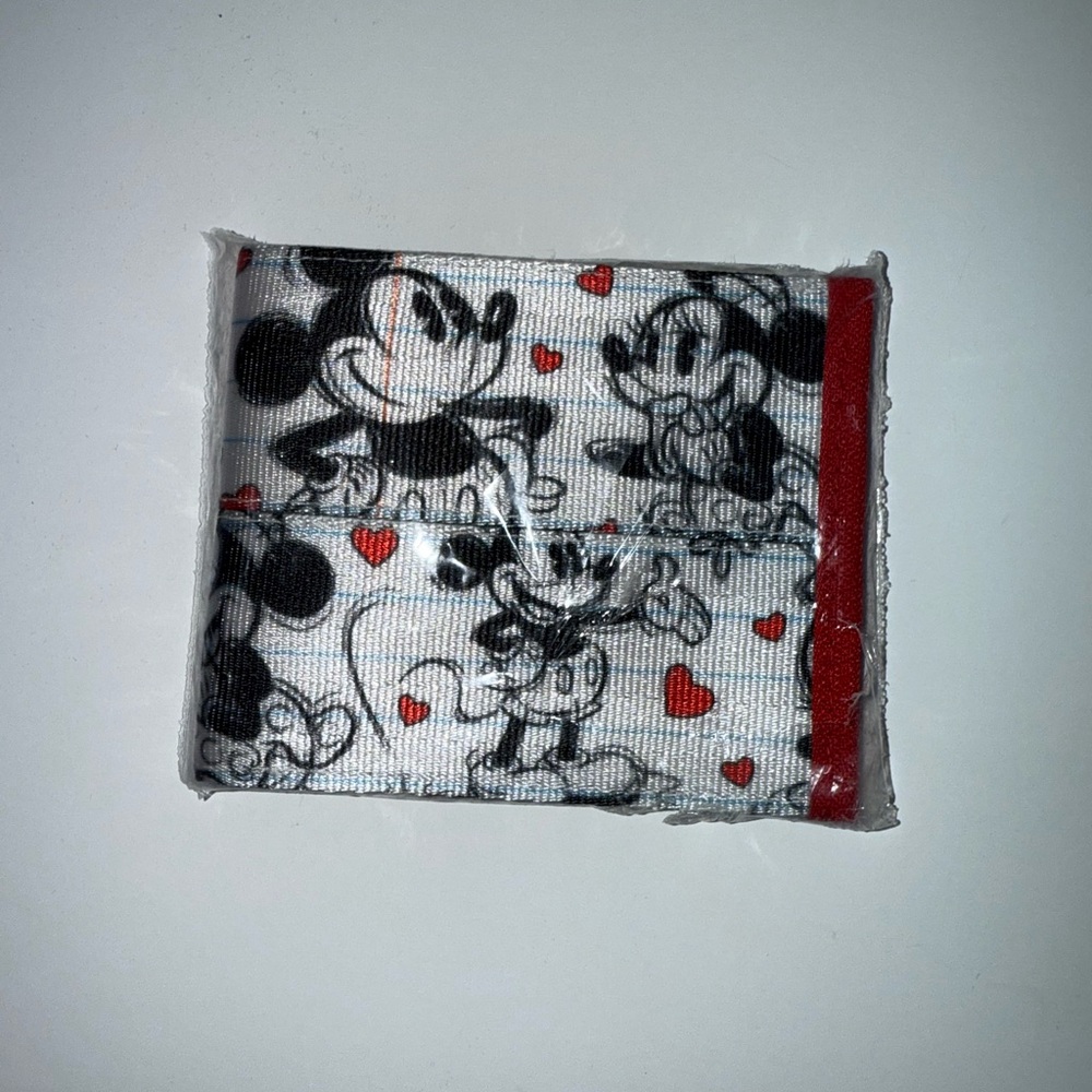 Harveys Mickey Loves Minnie Billfold